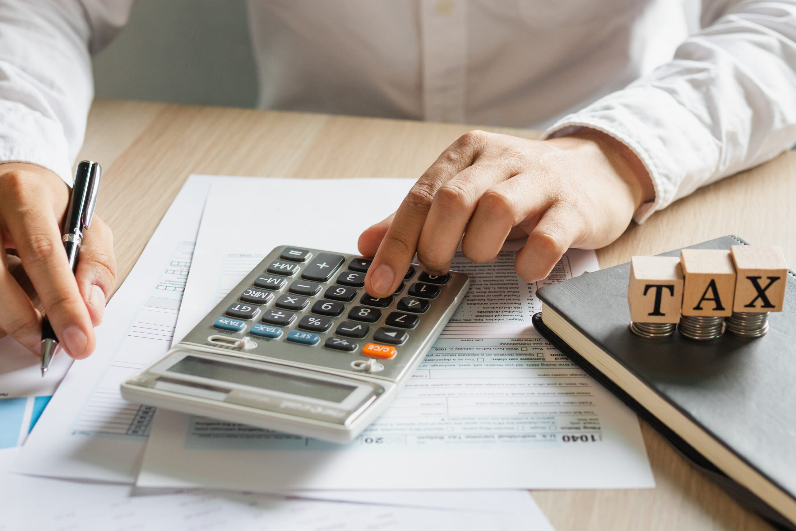 起業後にかかる税金とは？法人と個人事業主ごとに解説